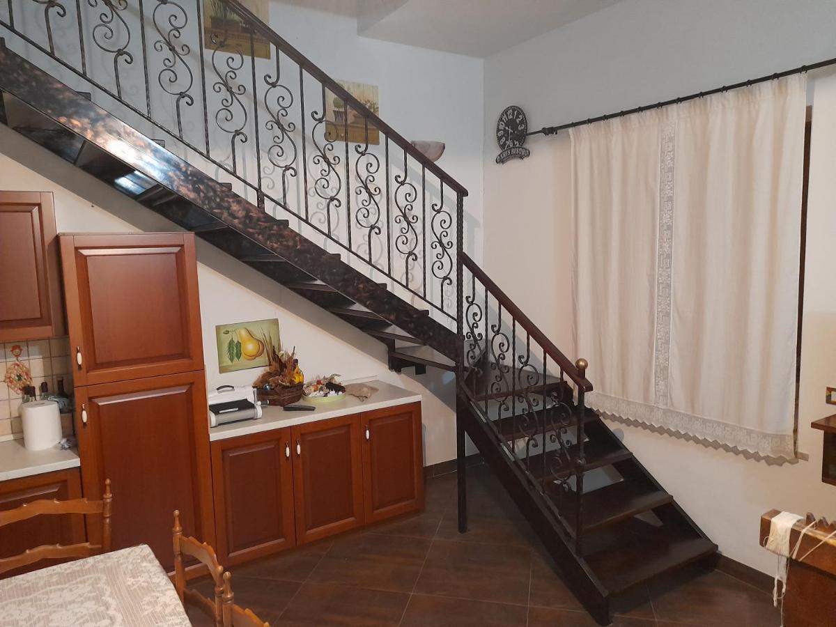 B&B Da Marianna Samugheo ภายนอก รูปภาพ